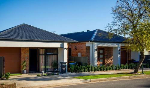 Jackson St Exterior_11